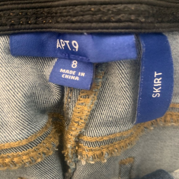 **SOLD** Apt. 9 Jean skirt. Comfort waistband. - Picture 2 of 3